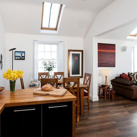 Finest Retreats - Lighthouse Cottage Rampside Exteriör bild