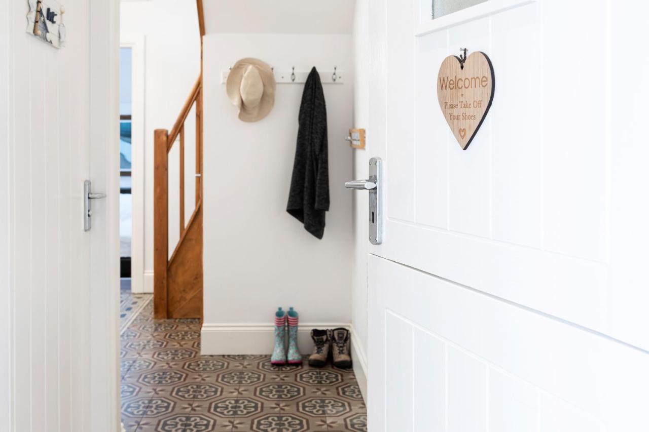 Finest Retreats - Lighthouse Cottage Rampside Exteriör bild