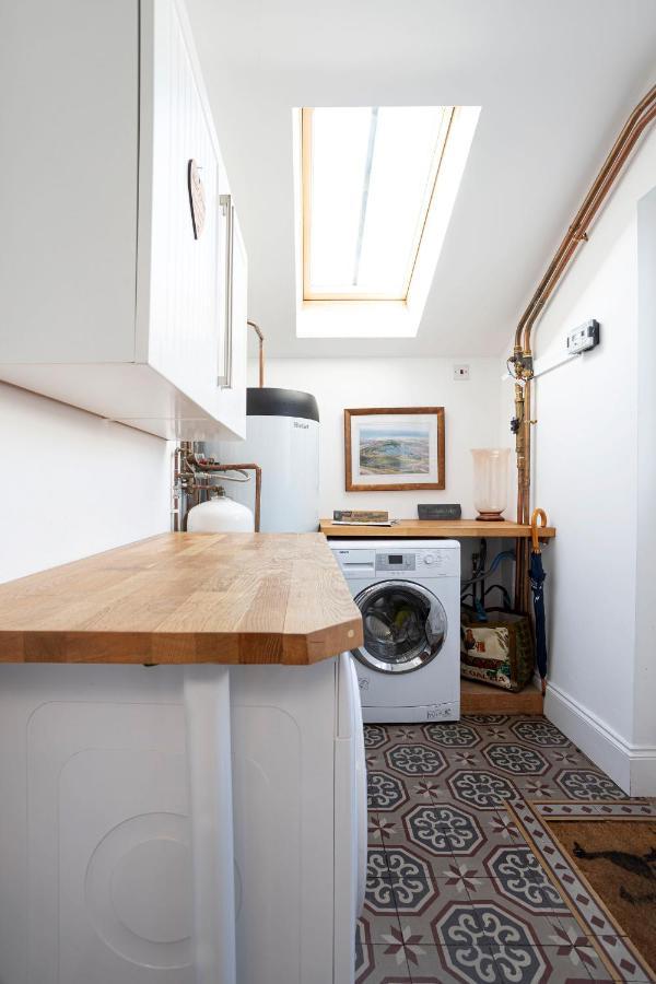 Finest Retreats - Lighthouse Cottage Rampside Exteriör bild