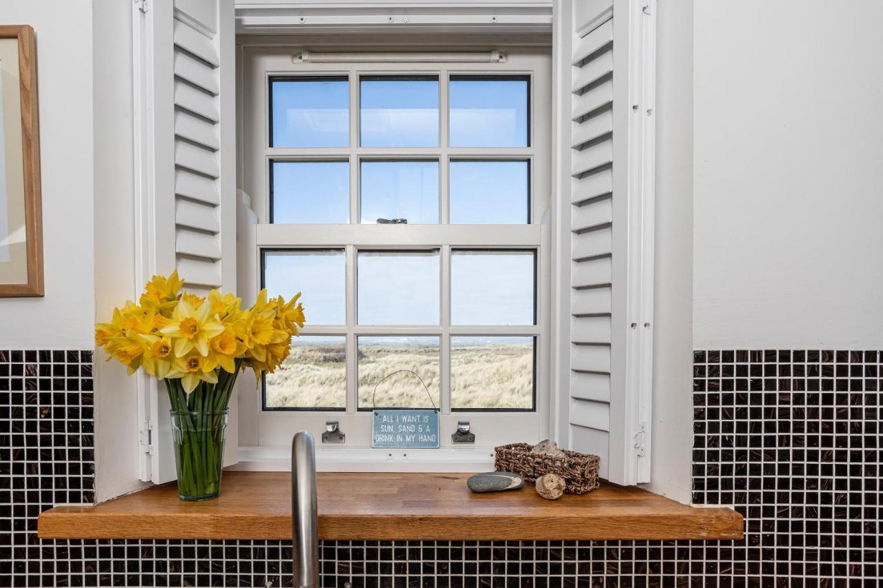 Finest Retreats - Lighthouse Cottage Rampside Exteriör bild