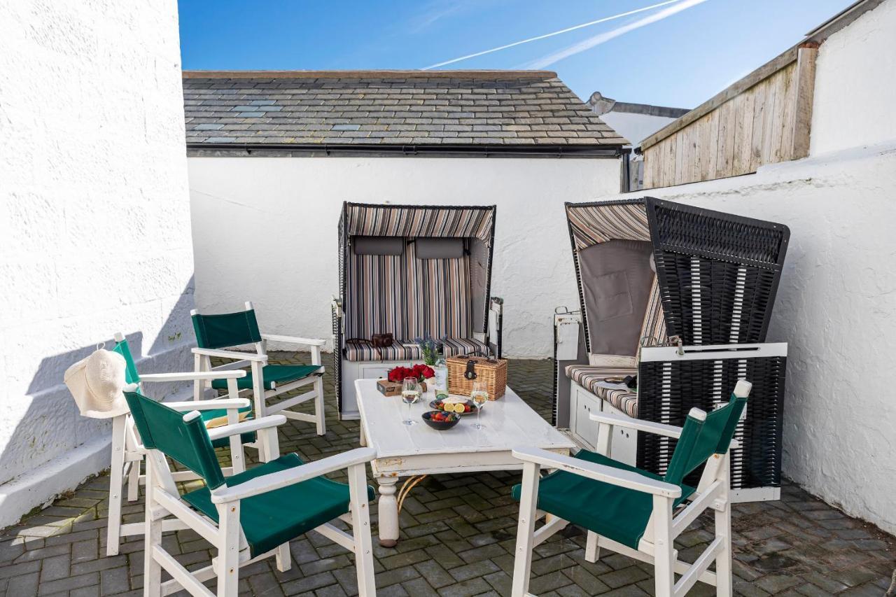 Finest Retreats - Lighthouse Cottage Rampside Exteriör bild